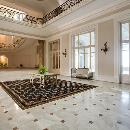 Luckey Homes - Avenue De La Reine Victoria